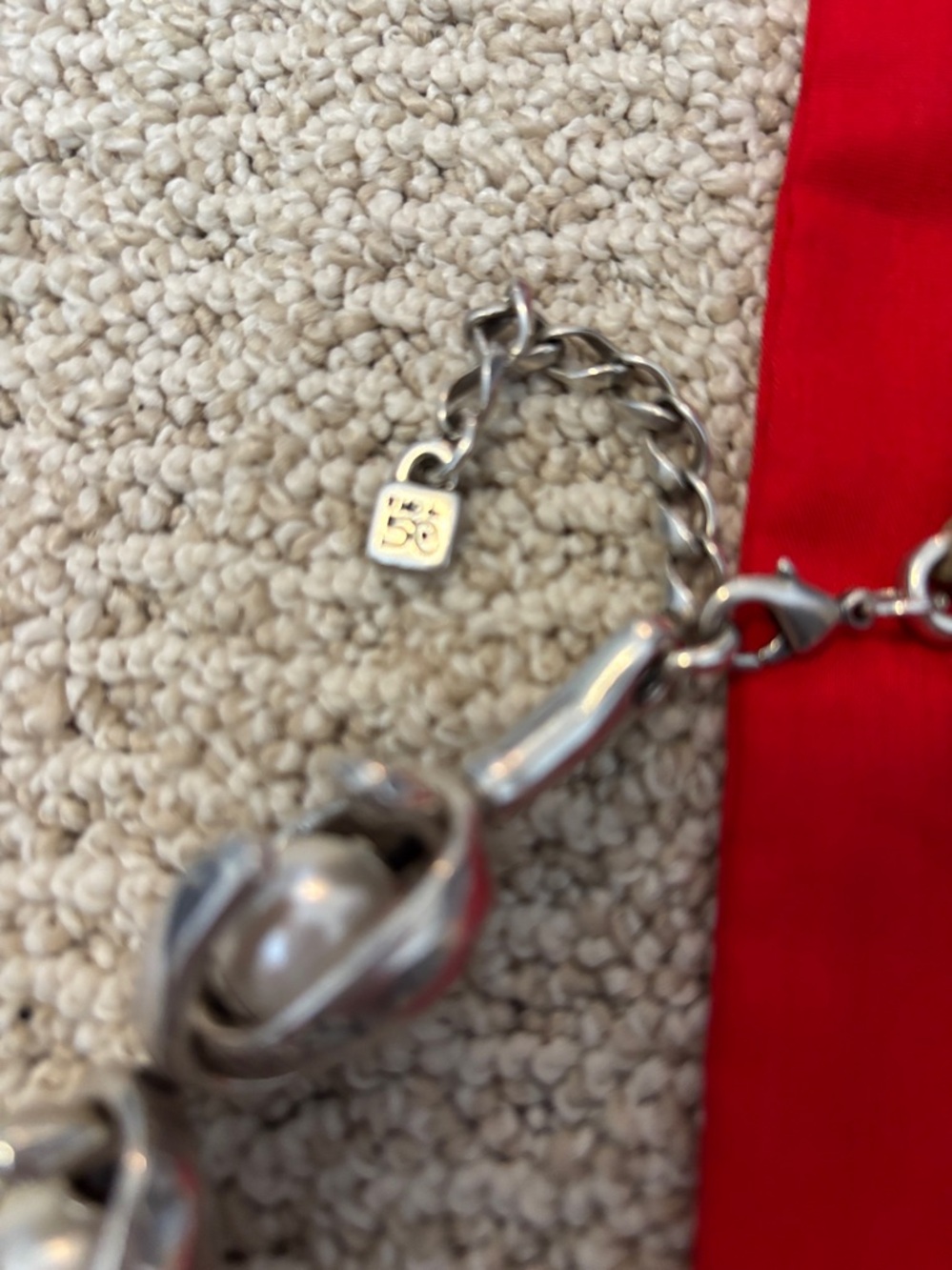 “Lisa In The Sky" necklace by the UNOde50 - Picture 6 of 9